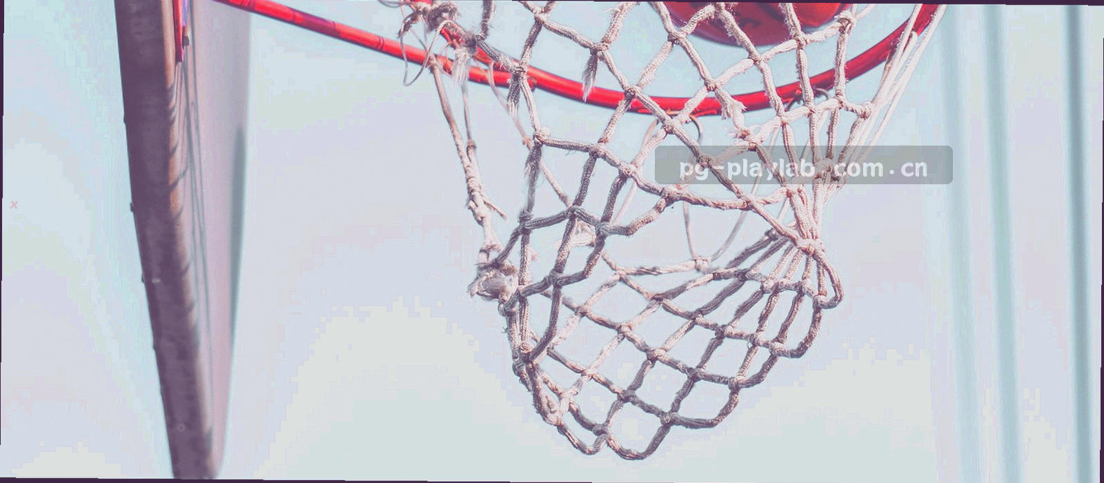 三条发光线条分别从邮箱、电话与在线时段的方向汇聚到中央的服务枢纽节点